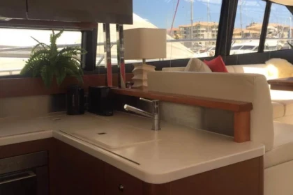 Location yacht Jeanneau prestige 500S  (10 personnes) - Bonjour Fun