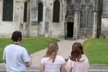 Louez votre tablette numérique pour visiter l’Abbatiale de Saint-Germer-de-Fly ! - Bonjour Fun