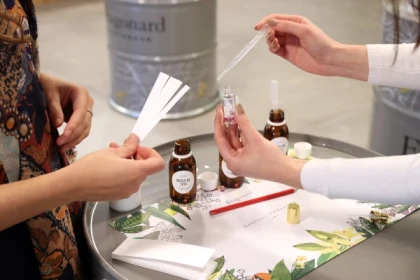 Mini atelier de création de parfum / GRASSE (COTE D'AZUR) - Bonjour Fun