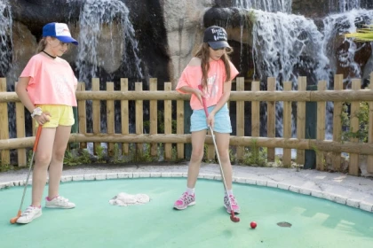 Mini Golf Adventure Golf Antibes – Billets en PROMO - Bonjour Fun