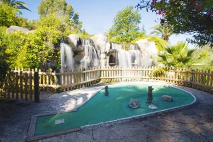 Mini Golf Adventure Golf Antibes – Billets en PROMO - Bonjour Fun