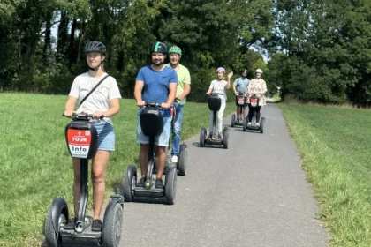 Mönchengladbach Schlösser des Niederrheins XXL Tour (3h) - Bonjour Fun