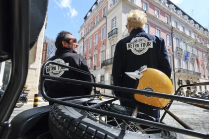 OTA | Retro Tour Lisboa | Side-car Street-Art | 1h00 - Bonjour Fun