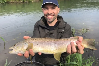 Pêche à la mouche en rivière - Bonjour Fun