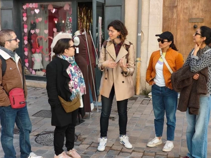 Private walking tour History & Anecdotes - Bonjour Fun