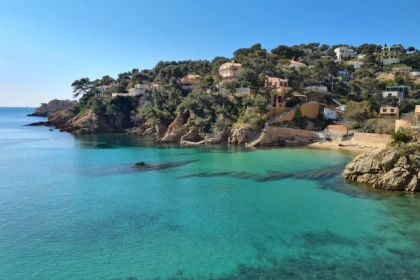 Privatisation d'un bateau - Visite des Calanques de la Côte Bleue - Bonjour Fun