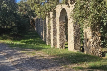 Randonnée en Moto électrique à Roquebrune/Argens - Bonjour Fun