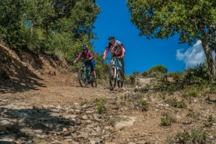 Randonnée guidée en VTT électrique - "BEST OFF de la presqu'ile de Saint-Tropez" - Bonjour Fun