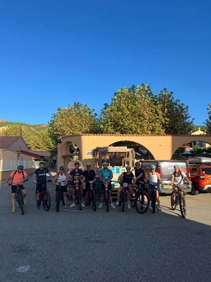 Sortie accompagnée en VTT électrique avec un guide à Antheor - Bonjour Fun