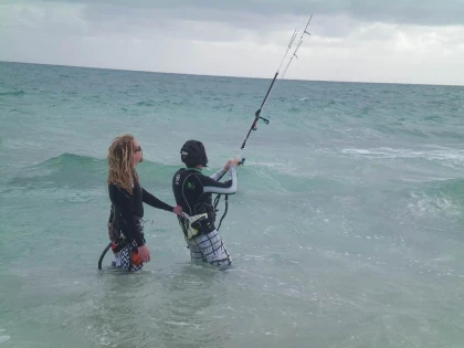 Stage de kitesurf 9 heures (3 cours) - Bonjour Fun