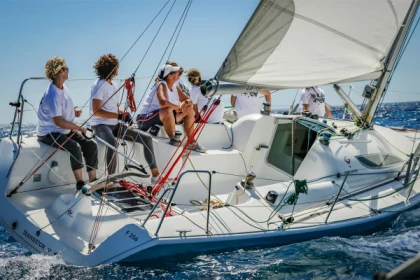 Stage de voile - Niveau 1-2 - FFV Habitable sur 5 jours - ADULTES MIXTE - Bonjour Fun