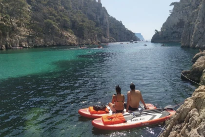 Stand Up Paddle Calanques Cassis : Port-Miou, Port-Pin, En-Vau - Bonjour Fun
