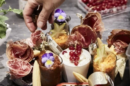 Visite de cave immersive, dégustation et repas planchette - Bonjour Fun