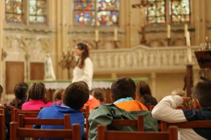 Visite guidée de l'abbatiale de Saint-Germer-de-Fly pour les enfants - Bonjour Fun