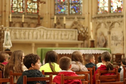 Visite guidée de l'abbatiale de Saint-Germer-de-Fly pour les enfants - Bonjour Fun