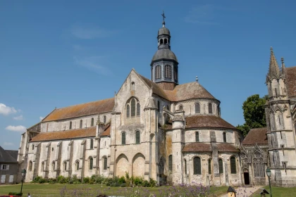 Visite guidée de l'abbatiale de Saint-Germer-de-Fly - Bonjour Fun