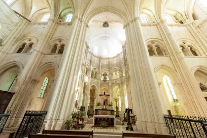 Visite guidée de l'abbatiale de Saint-Germer-de-Fly - Bonjour Fun