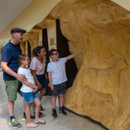 Visite libre : combiné Roc-aux-Sorciers et Forteresse d'Angles-sur-l'Anglin - Bonjour Fun