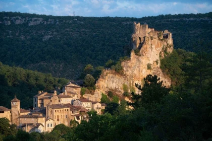 Visites guidées "L'Ascension Pennole : voyage entre ruelles et remparts" - Bonjour Fun