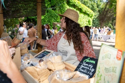 Votre marché provençal  - Bonjour Fun