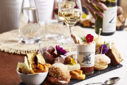Wine time (tea time autour du vin) avec ou sans visite de cave Immersive et dégustation - Bonjour Fun