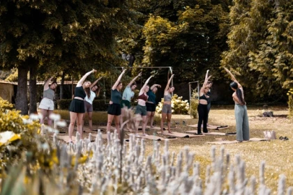 Yoga Champagne - Bonjour Fun