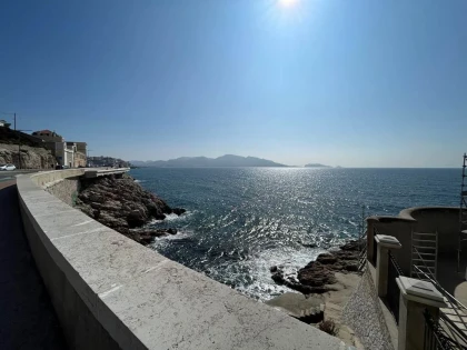 Balade historique de Marseille en vélo électrique 2H Avec Guide - Bonjour Fun