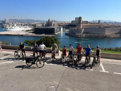 Balade historique de Marseille en vélo électrique Avec Guide - Bonjour Fun