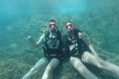 Baptême de plongée en duo à la Calanque Saint Barthélemy - Bonjour Fun