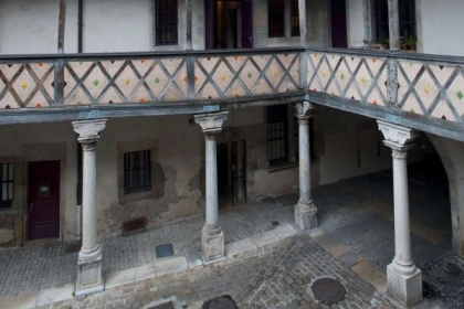 Besançon au XVIIIe,  le renouveau d'une ville française - Bonjour Fun