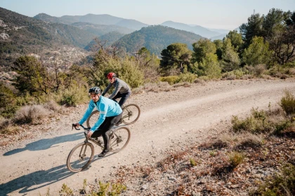 Explorer l’arrière pays Niçois à vélo gravel - Bonjour Fun
