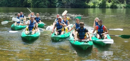 Parcours d'obstacle & Descente canoë Vallée de l’Aveyron libre (option avec un guide nous contacter). - Bonjour Fun