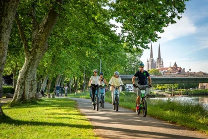 Trottinette électrique Tapas à Bayonne : "Au fil de la Nive" - Bonjour Fun