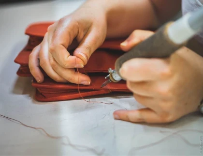 Visite d'une maroquinerie - Les Ateliers Fourès - Bonjour Fun