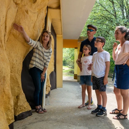 Visite guidée du Roc-aux-Sorciers - Bonjour Fun