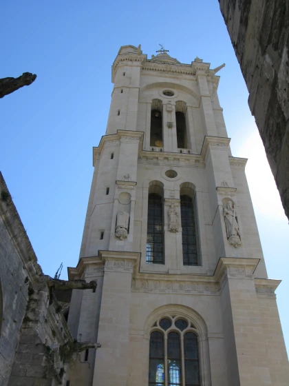Visite guidée "Saint-Pierre de Senlis, de l’église médiévale au lieu culturel" - Bonjour Fun