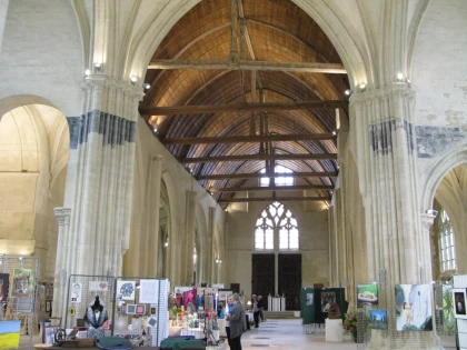 Visite guidée "Saint-Pierre de Senlis, de l’église médiévale au lieu culturel" - Bonjour Fun