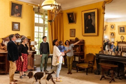 Visite insolite «  De l’âge d’or à la révolte de 1907 » - multilingue - Bonjour Fun