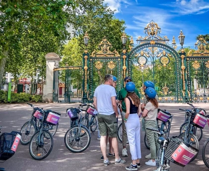 Visite privée, gourmande et insolite de Lyon à vélo électrique - 2h30 - Bonjour Fun