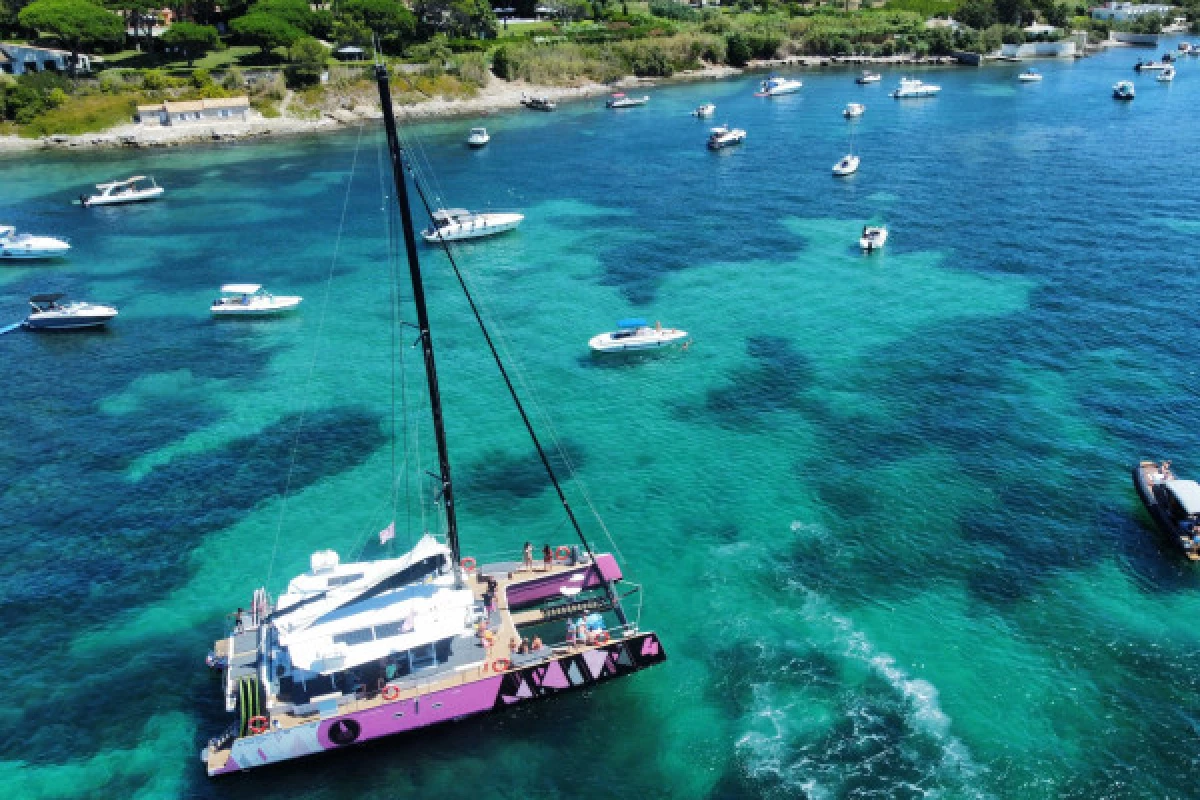 1/2 journée Catamaran Baie des Canoubiers Départ Cogolin - Bonjour Fun