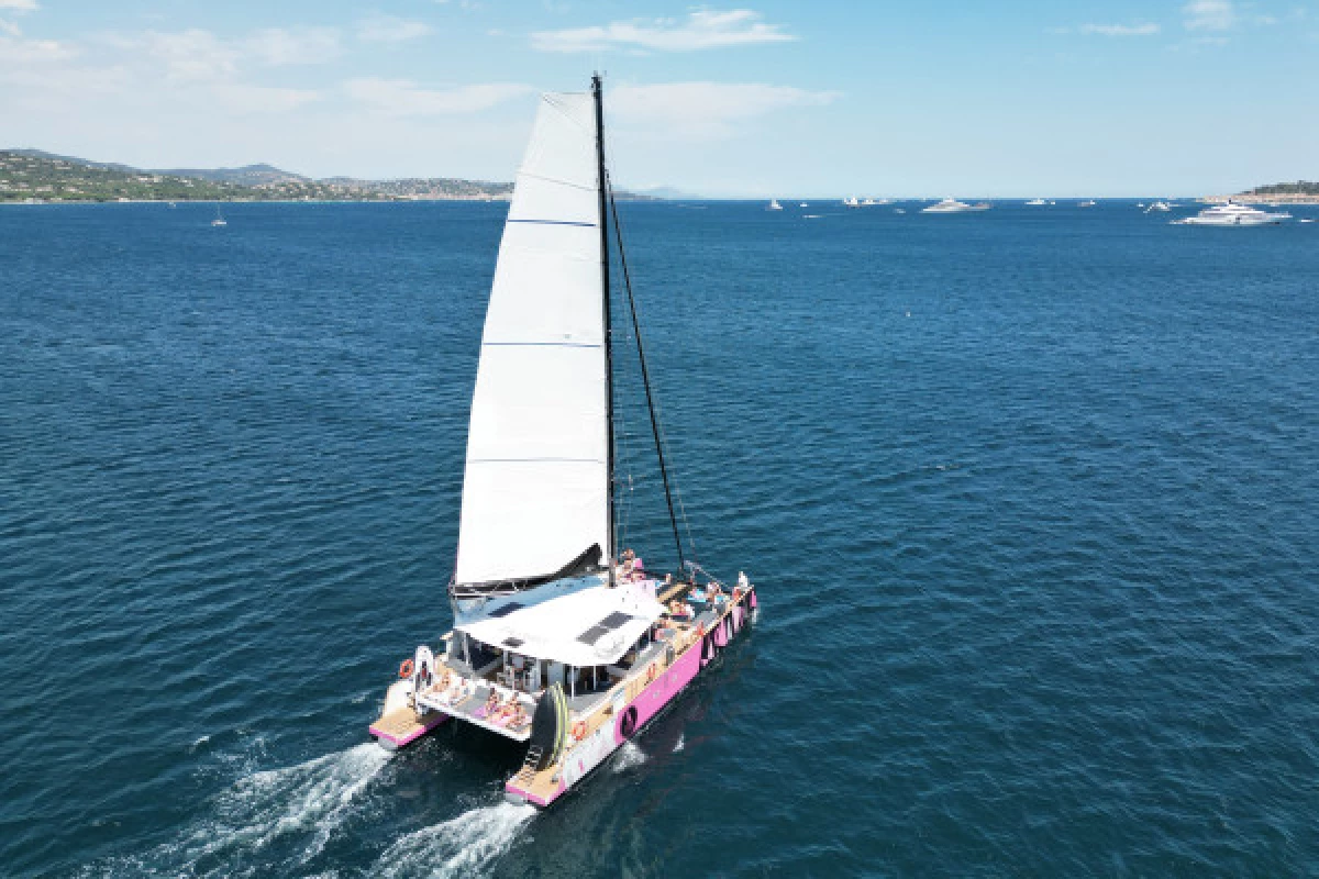 1/2 journée Catamaran Baie des Canoubiers Départ Cogolin - Bonjour Fun