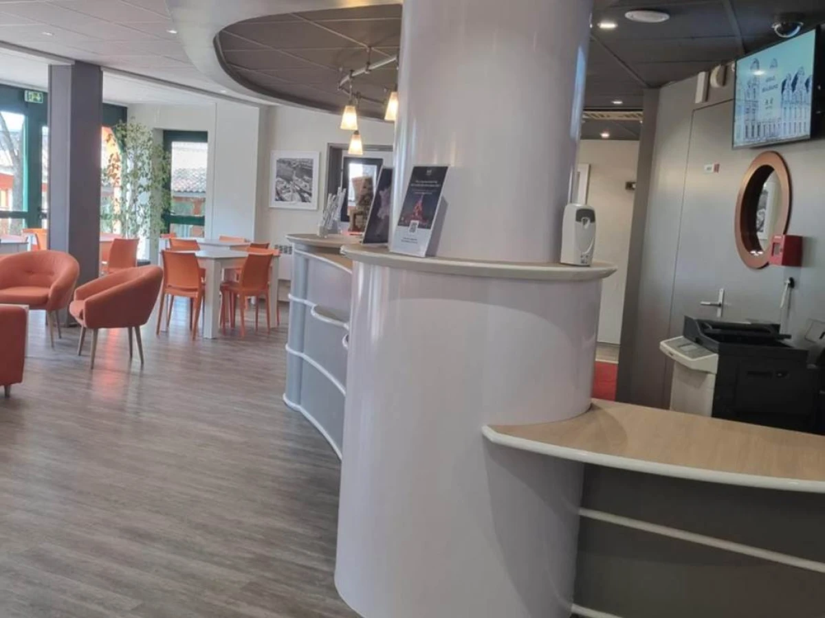 ACE Hôtel Travel Fabrègues - A9 Montpellier Sud - Bonjour Fun