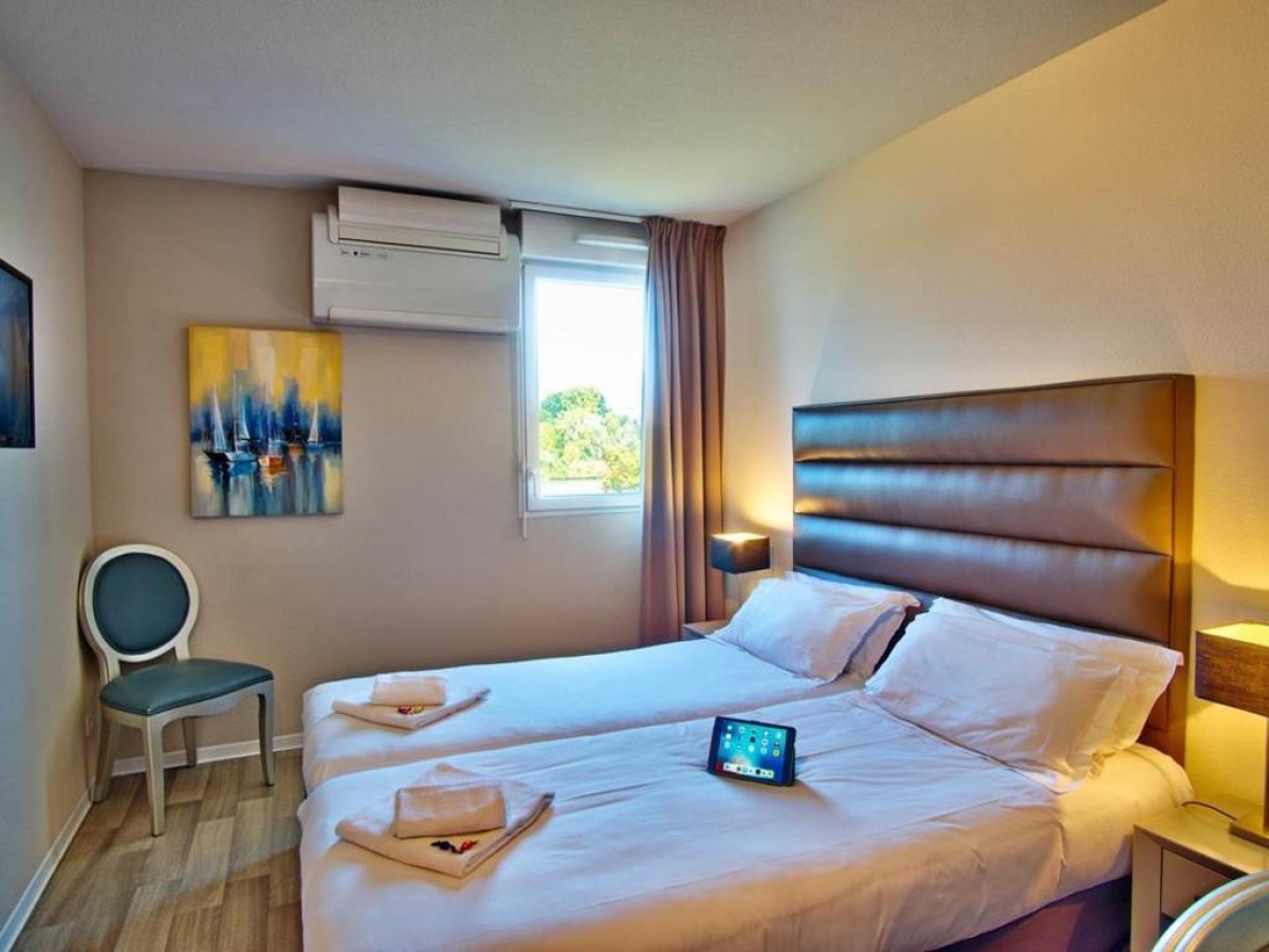 Adonis Hotel Bayonne - Bonjour Fun