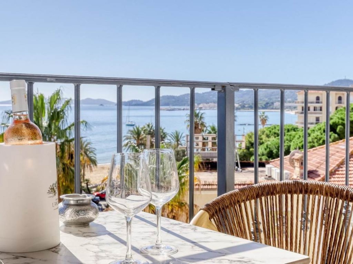 Anglade Hotel - Bonjour Fun