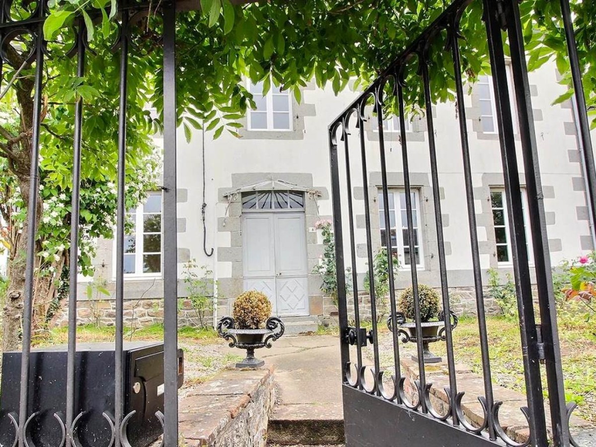 Artefact - Bonjour Fun