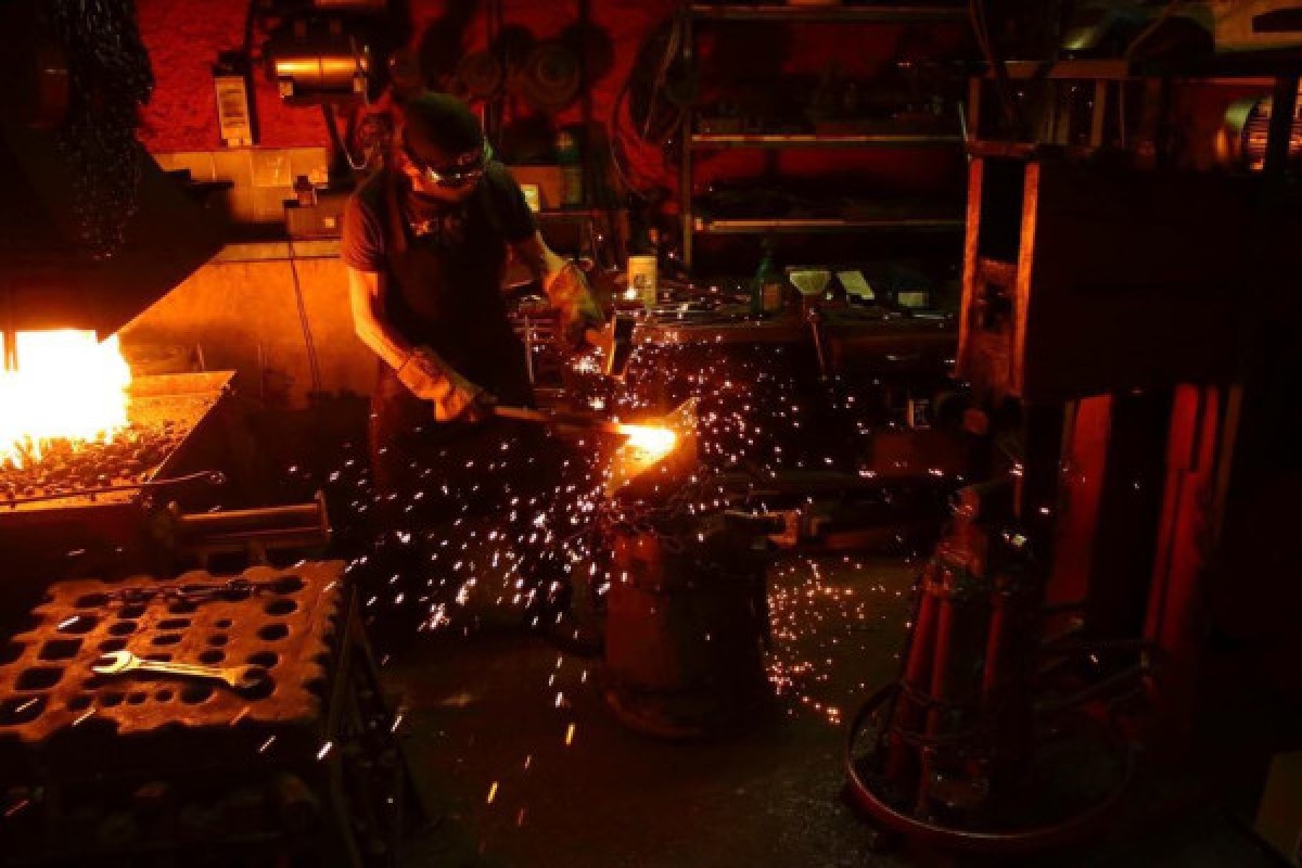 Atelier - Cigogneau en fer forgé - Bonjour Fun