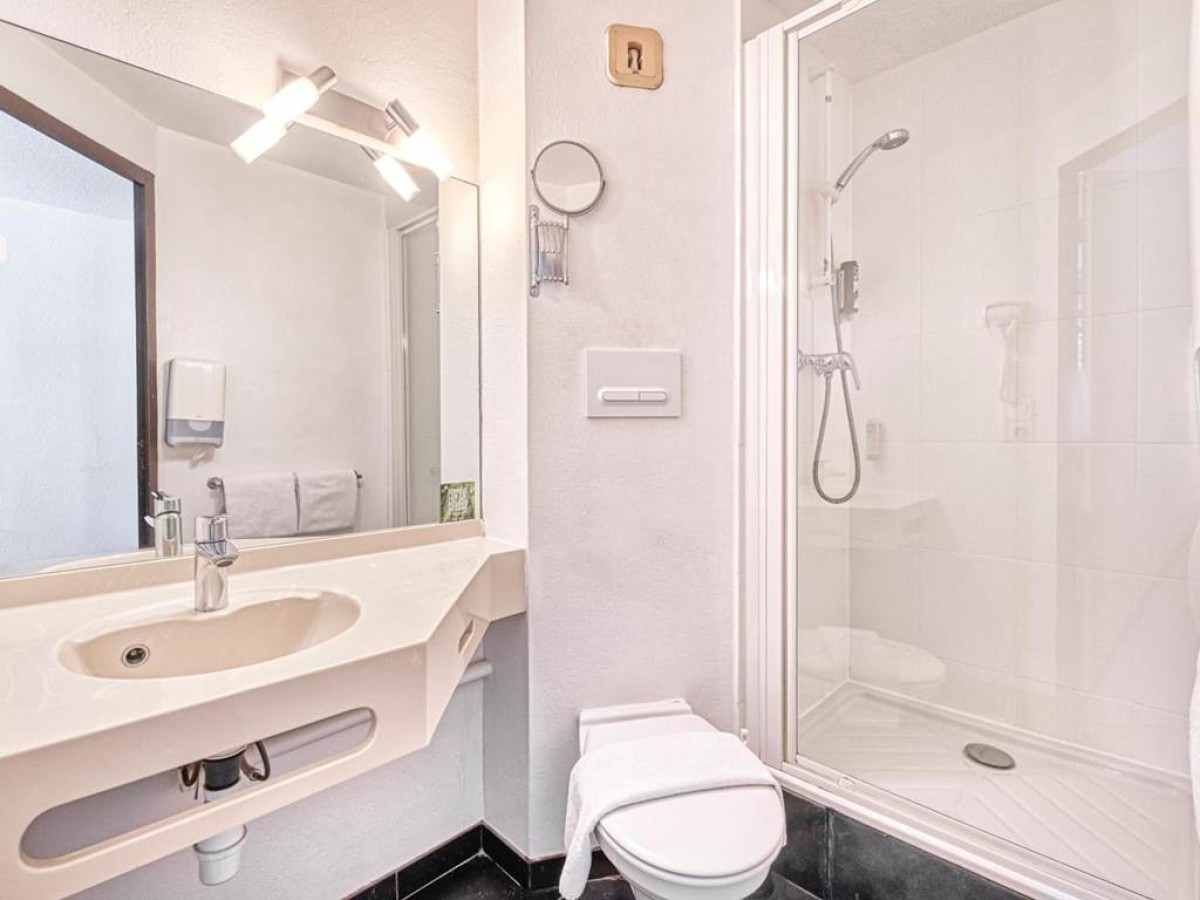 Atoll Hotel Logis Angers - Bonjour Fun