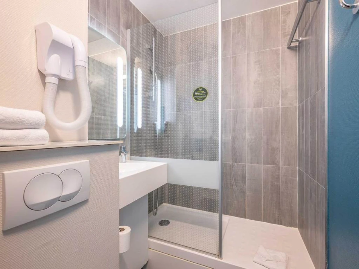 B&B HOTEL Bordeaux Mérignac Cadera Aéroport - Bonjour Fun