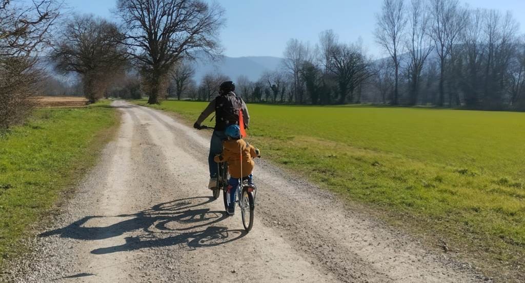 Balade autour du Lac de Lenclas : Nature et détente en vélo électrique - Bonjour Fun