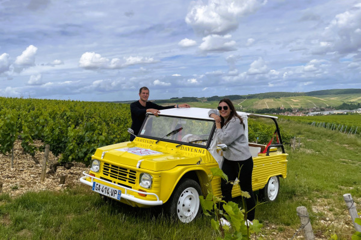 Balade des Grands Crus en e-Mehari et dégustation de Chablis - Bonjour Fun